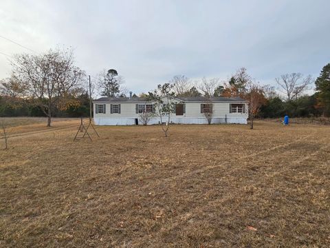 A home in Eutawville