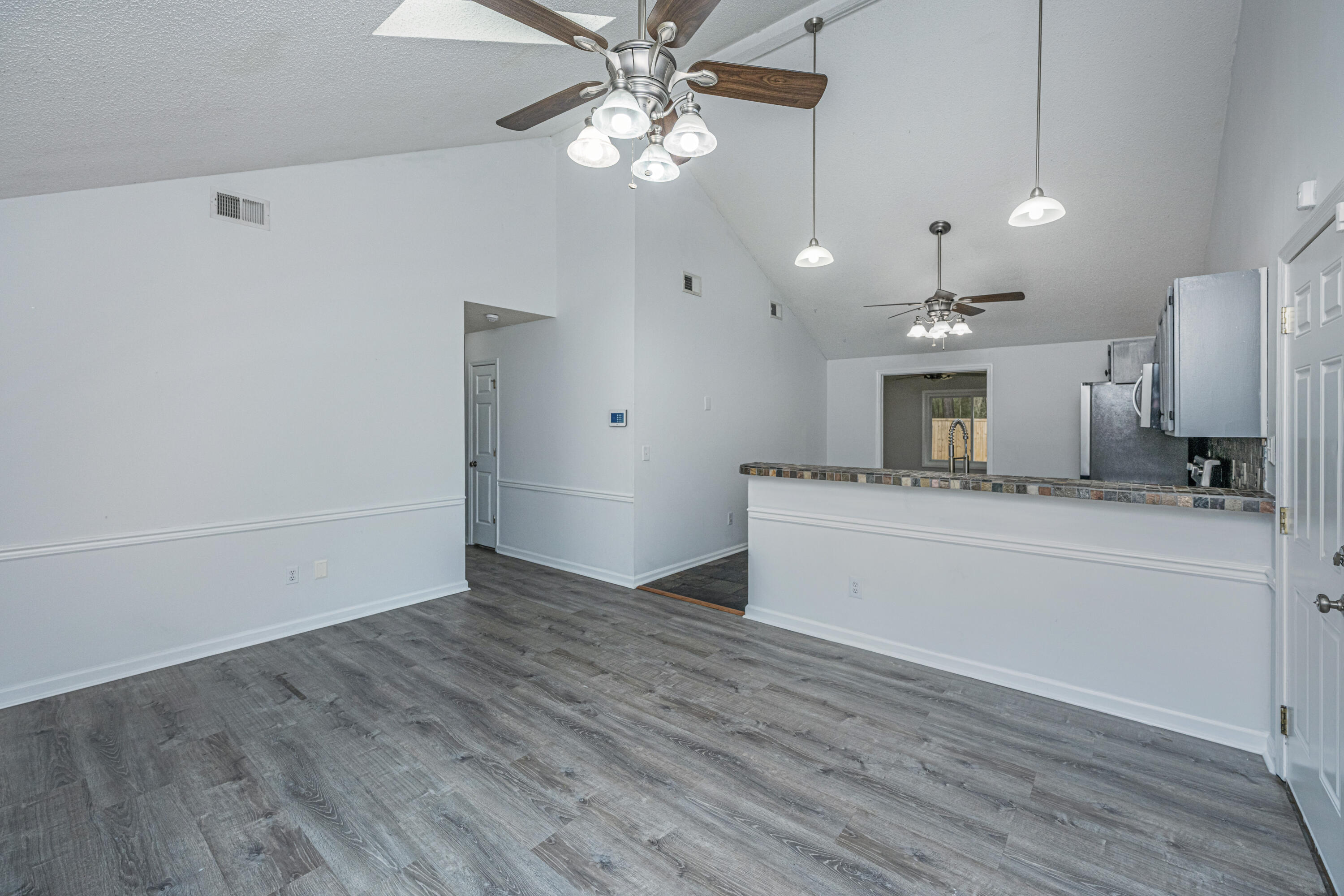 2135 Pinehurst Avenue