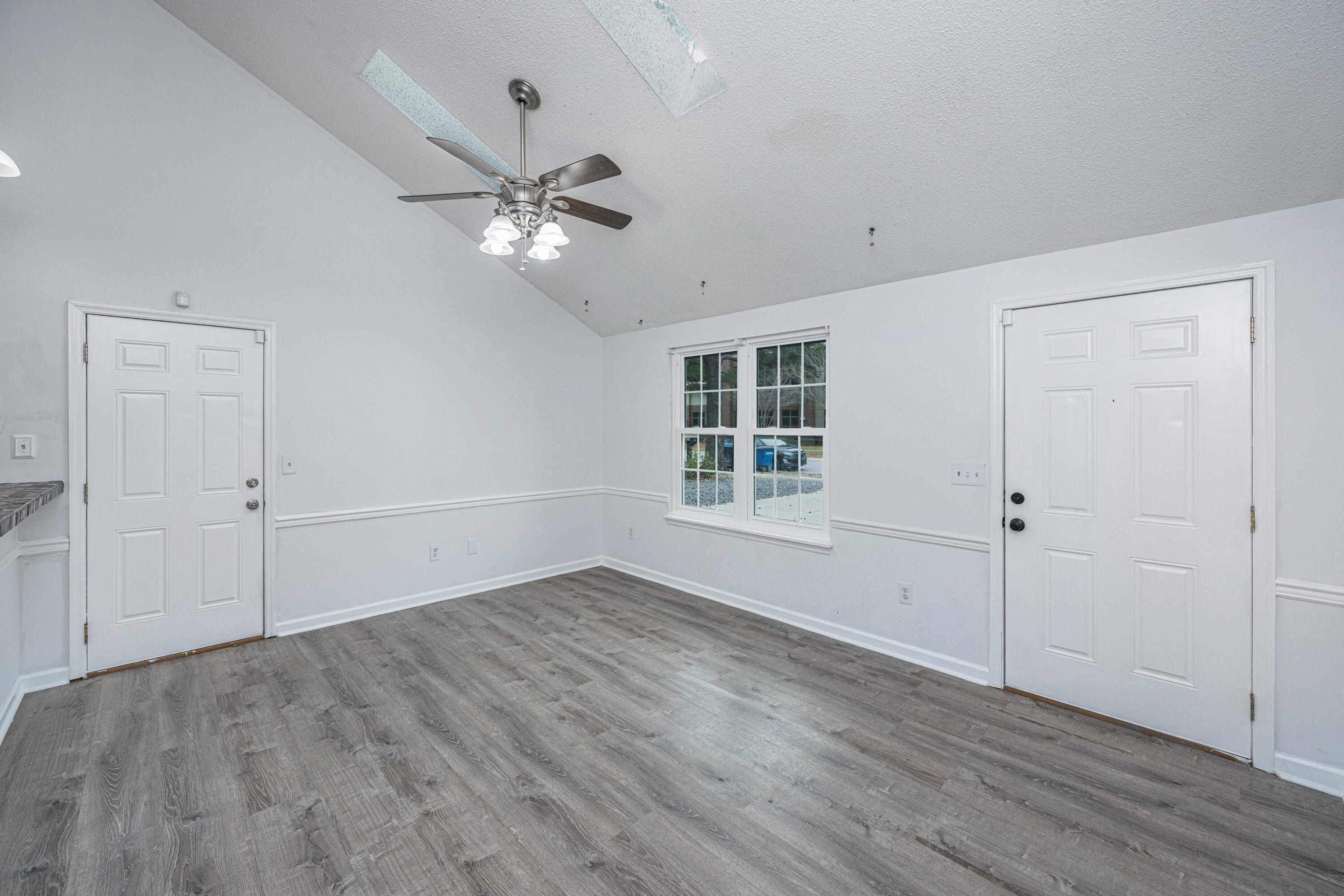 2135 Pinehurst Avenue