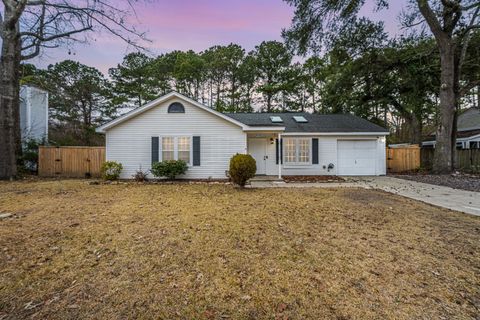 Photo of 2135 Pinehurst Avenue, Charleston, SC 29414 (MLS # 26004237)