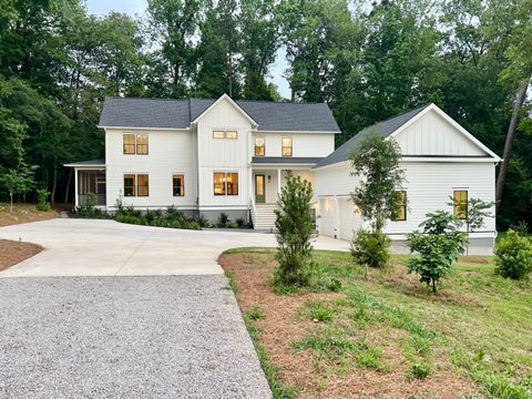 Photo of 215 Marion Avenue, Summerville, SC 29483 (MLS # 26013963)