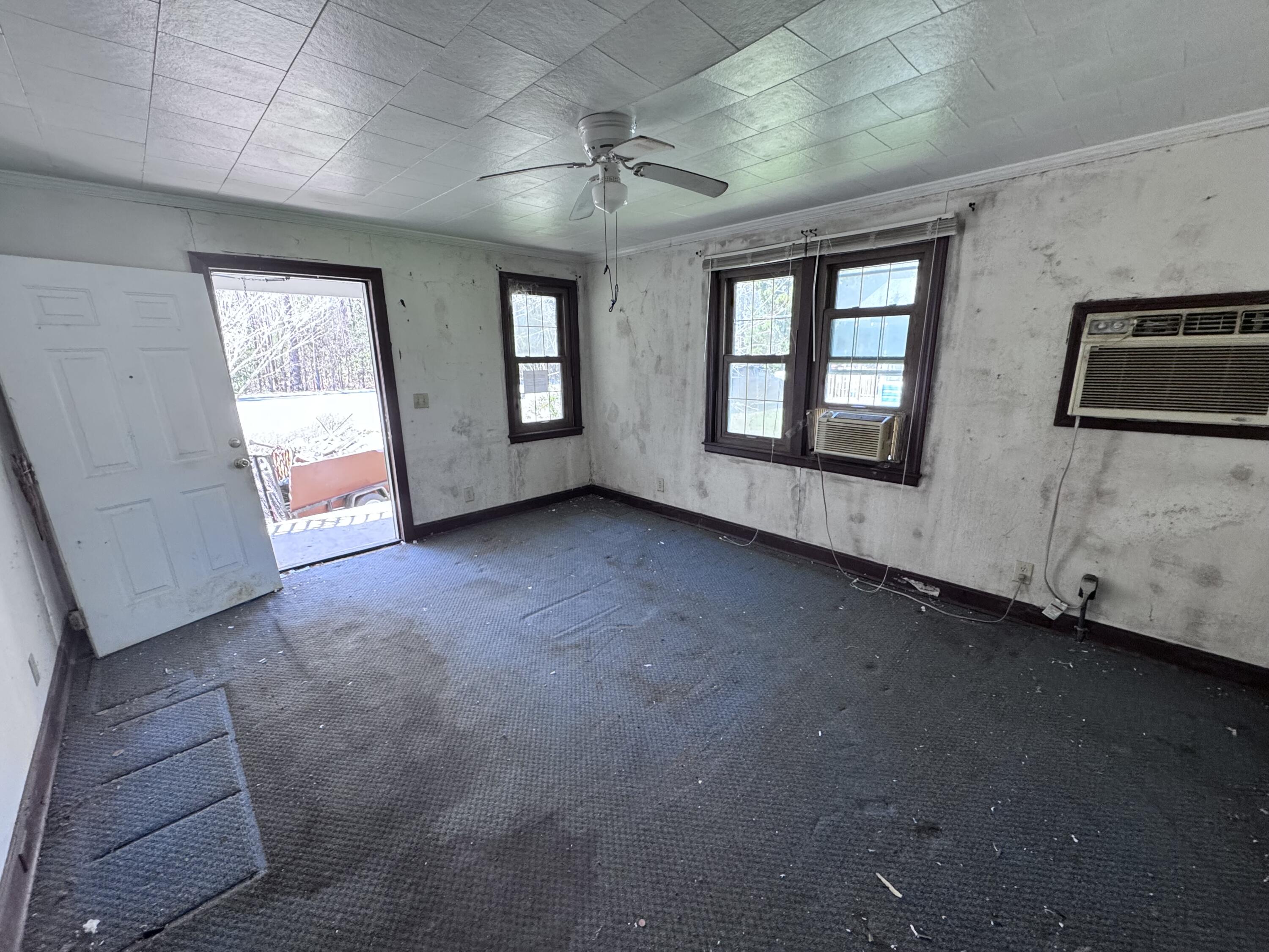 1526 Main Street