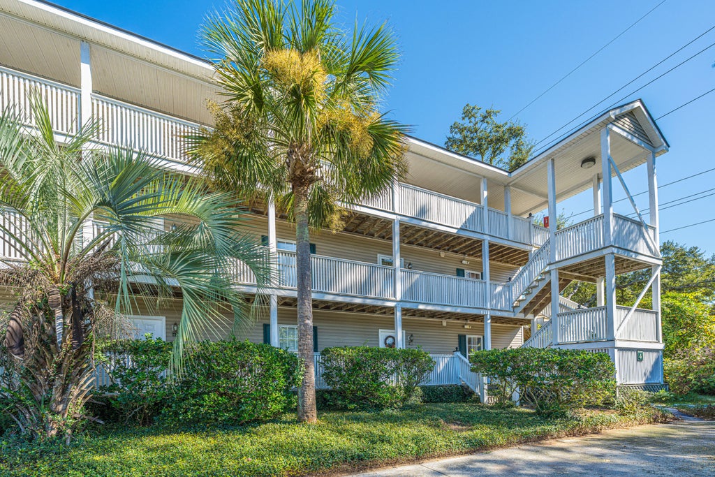 Photo of 1530 Fort Johnson Road #4i, Charleston, SC 29412 (MLS # 26028893)