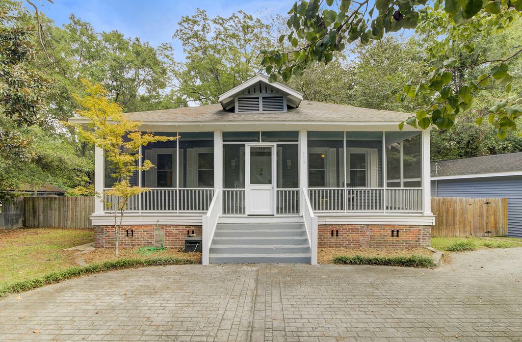 Photo of 113 Cypress Street, Summerville, SC 29483 (MLS # 25027040)