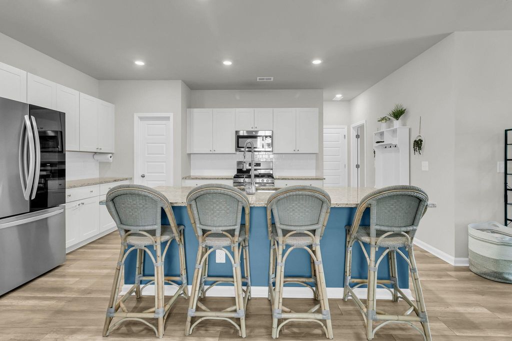 Photo of 548 Spanish Wells Road, Summerville, SC 29486 (MLS # 26011310)