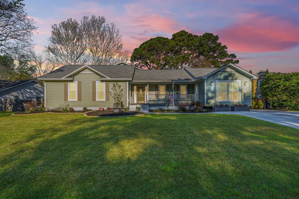 Photo of 1180 Island View Drive, Mount Pleasant, SC 29464 (MLS # 26007843)