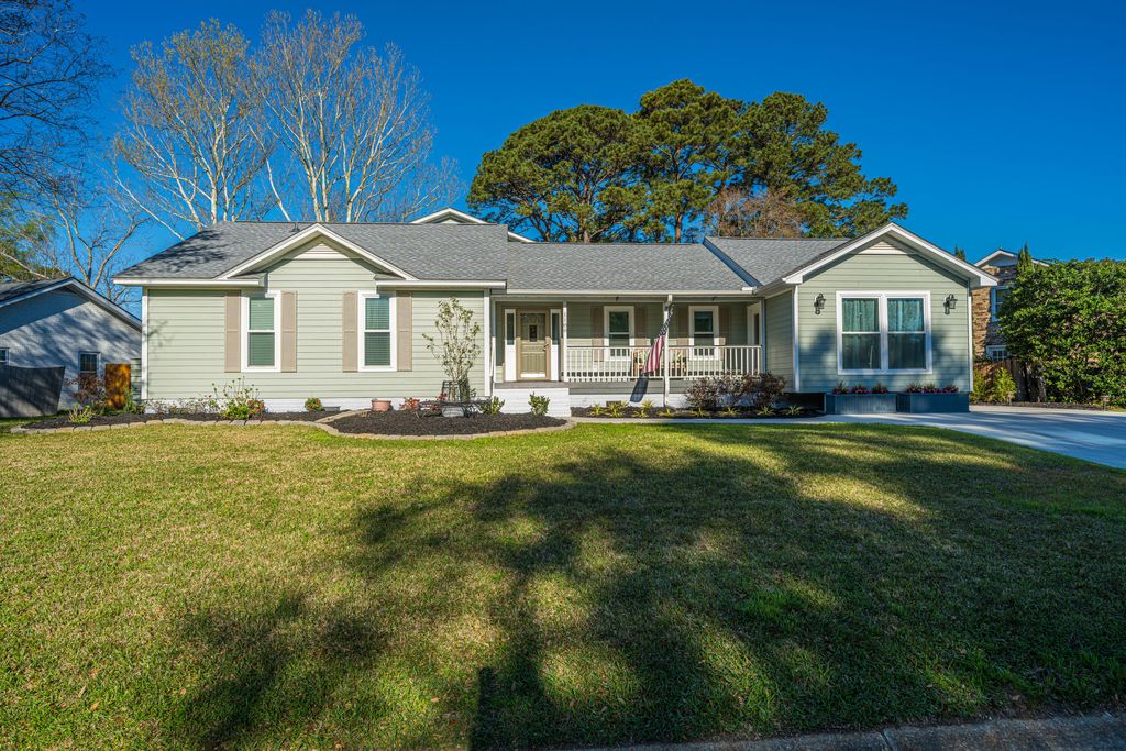 Photo of 1180 Island View Drive, Mount Pleasant, SC 29464 (MLS # 26007843)