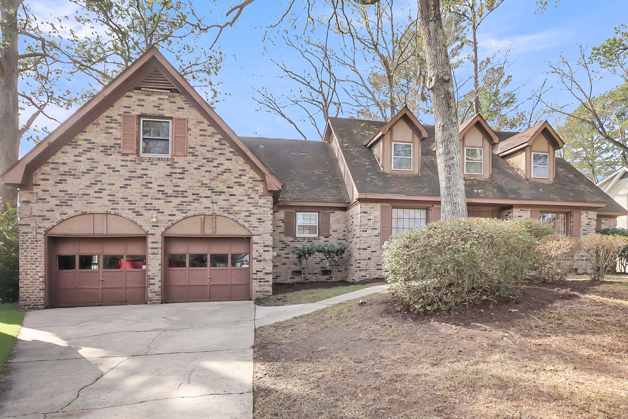 700 Fairington Drive