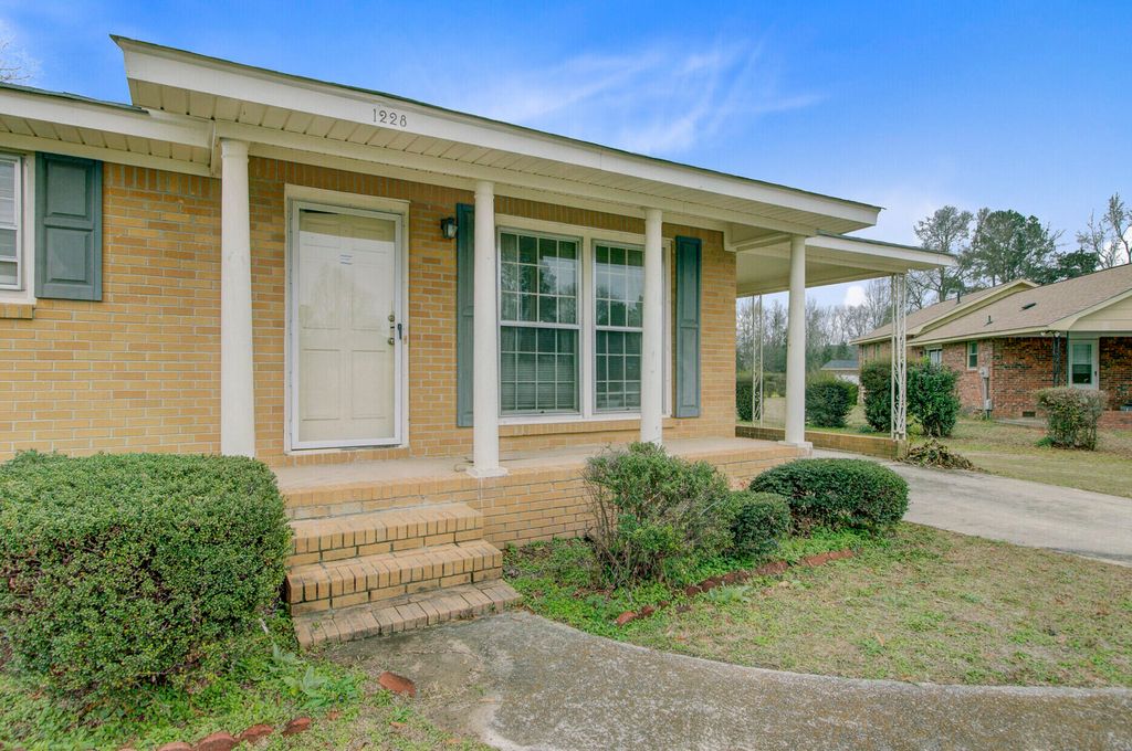 Photo of 1228 Oaklane Drive, Orangeburg, SC 29115 (MLS # 26000830)