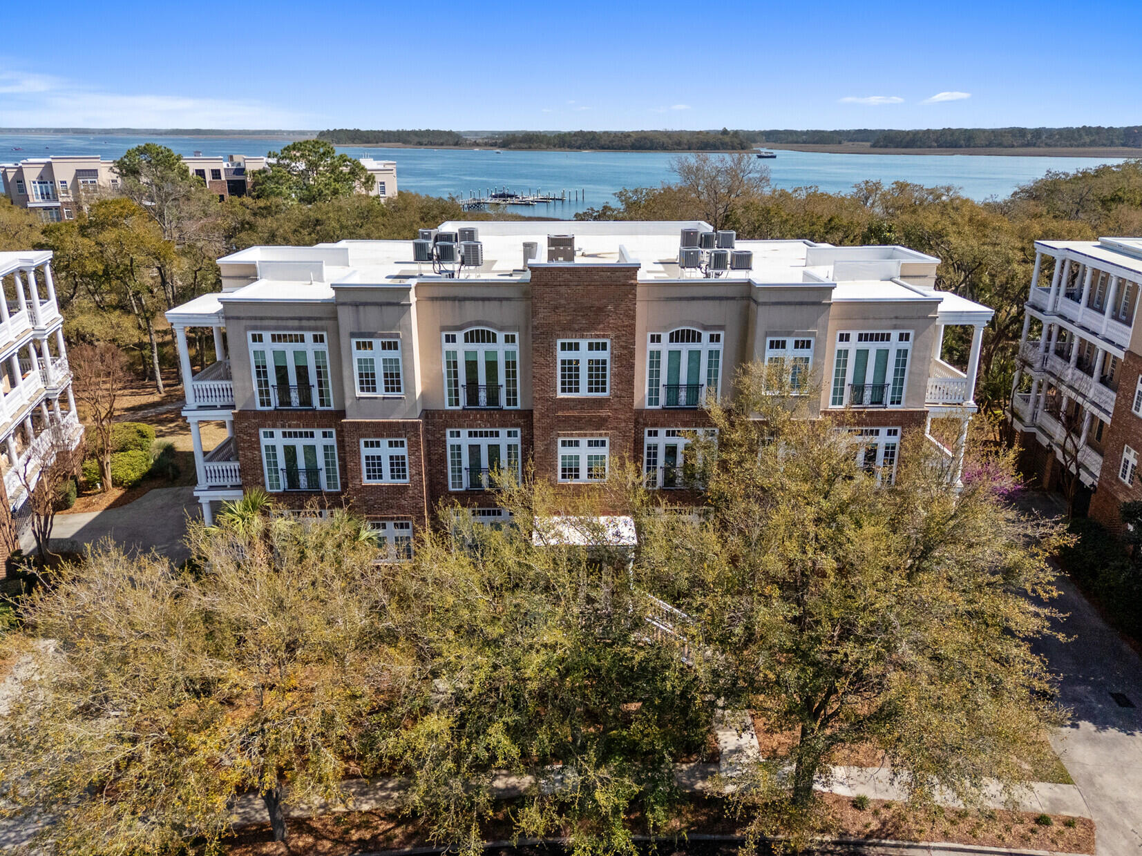 124 Fairbanks Oak Alley 4a