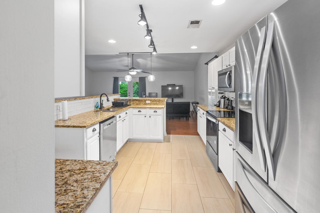 Photo of 518 Holiday Drive, Summerville, SC 29483 (MLS # 26007139)