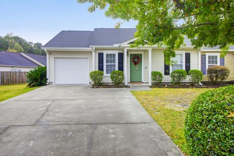 Photo of 329 Reagan Drive, Summerville, SC 29486 (MLS # 25028891)