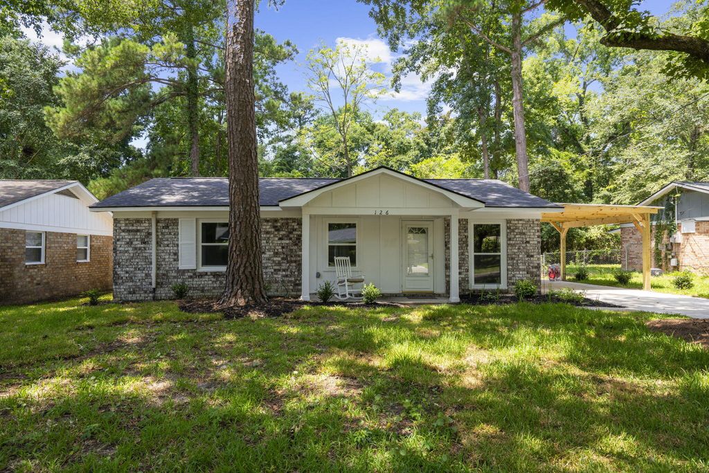 Photo of 126 Hope Drive, Summerville, SC 29485 (MLS # 26019061)