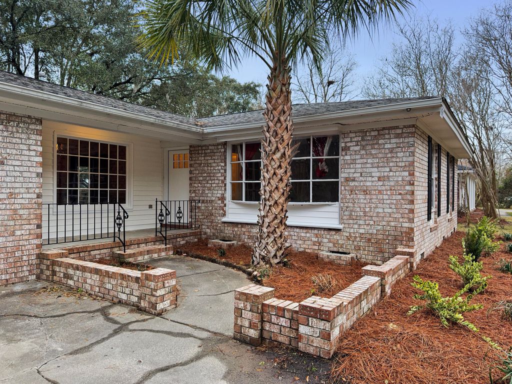 Photo of 4341 Helene Drive, North Charleston, SC 29418 (MLS # 26008963)