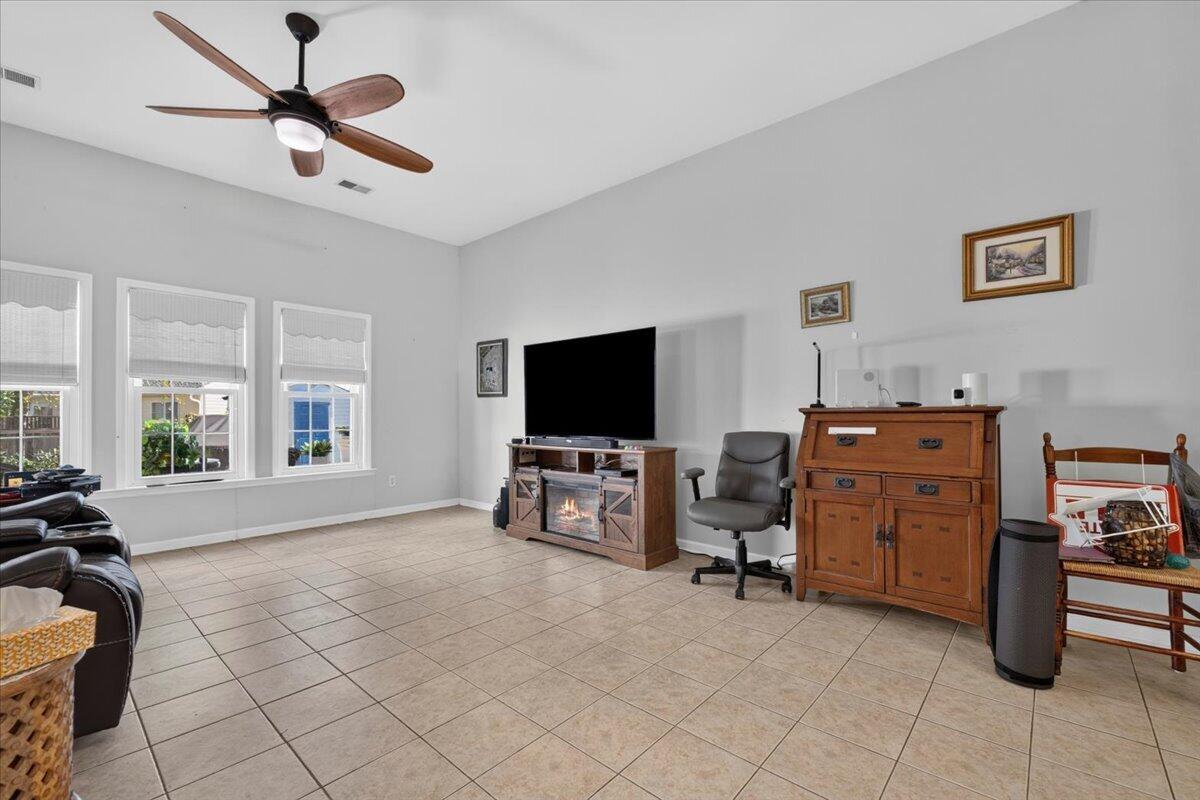 302 Sparkleberry Lane