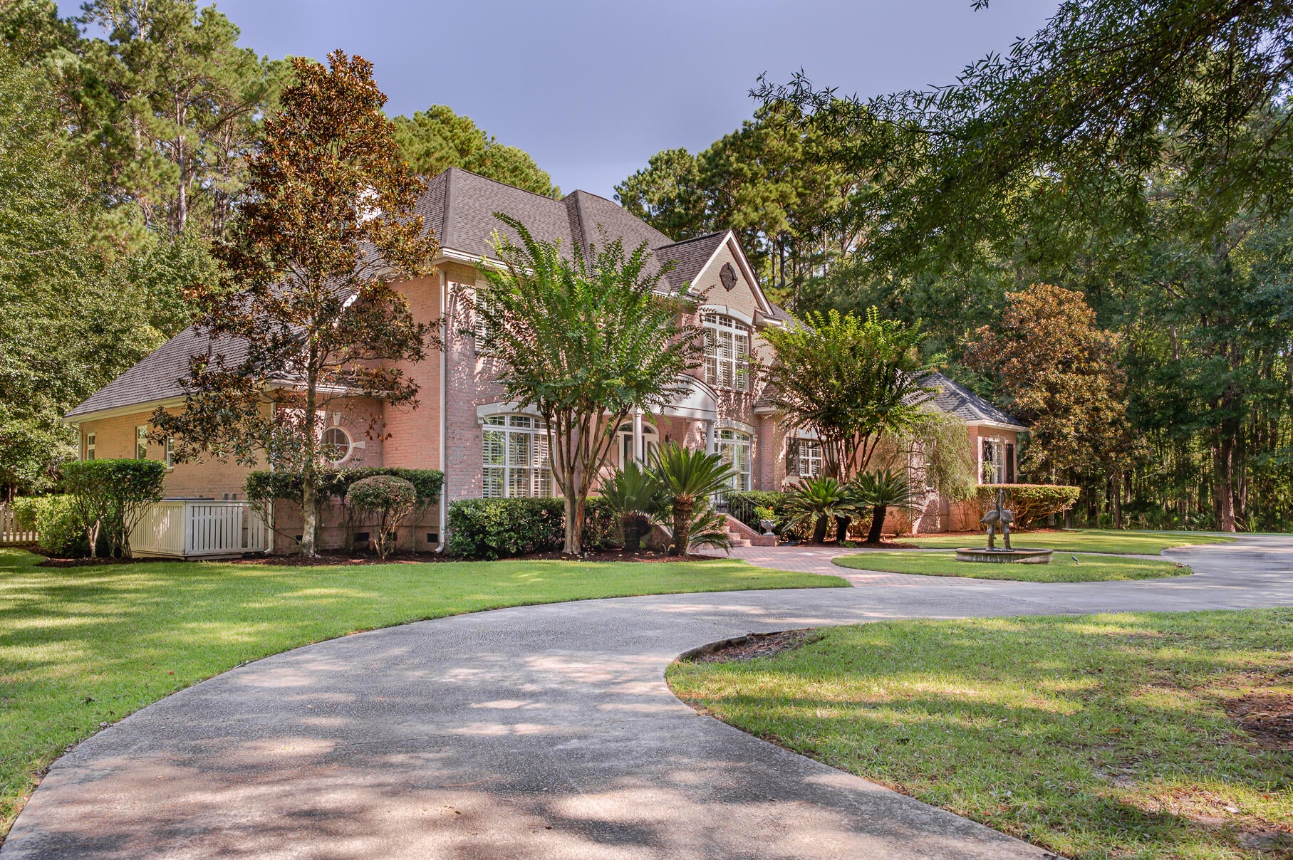 1890 Cherokee Rose Circle