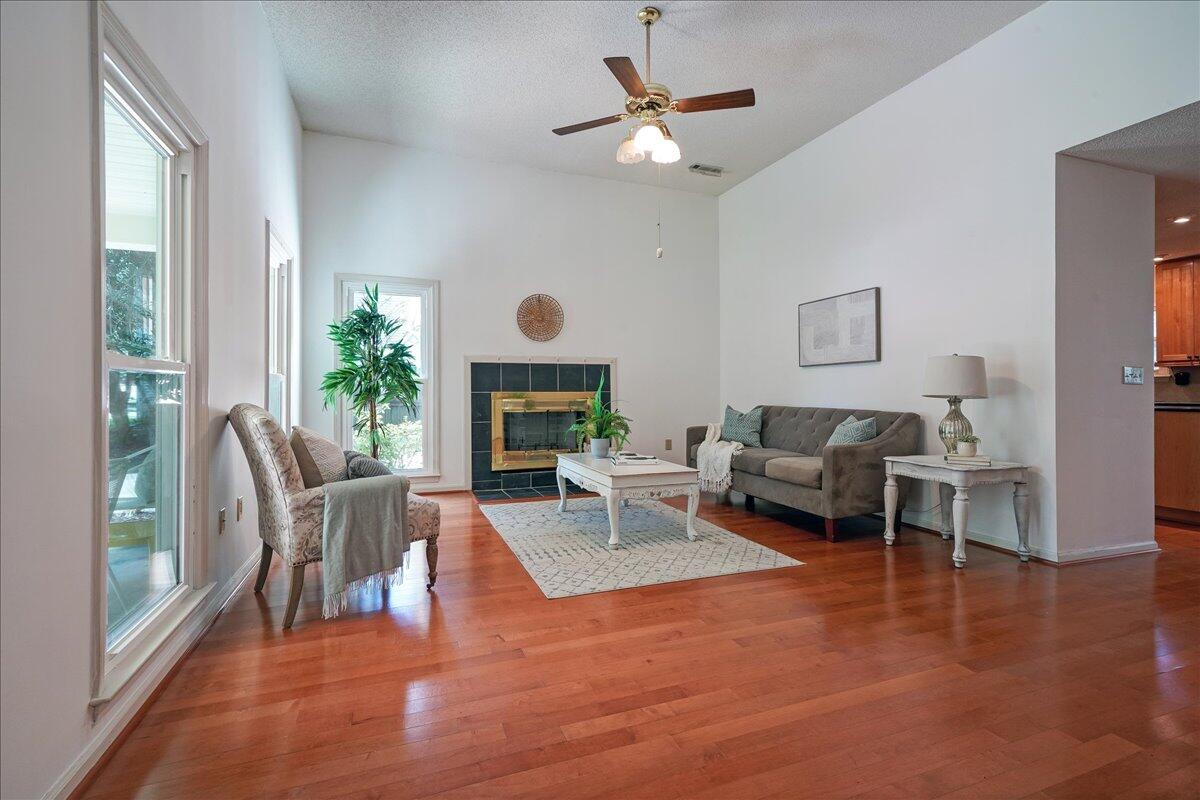 115 St Awdry Street