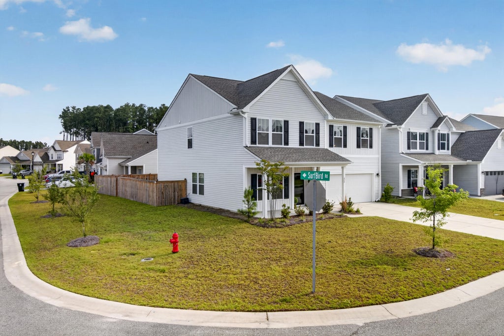 Photo of 428 Avocet Drive, Summerville, SC 29486 (MLS # 26025687)
