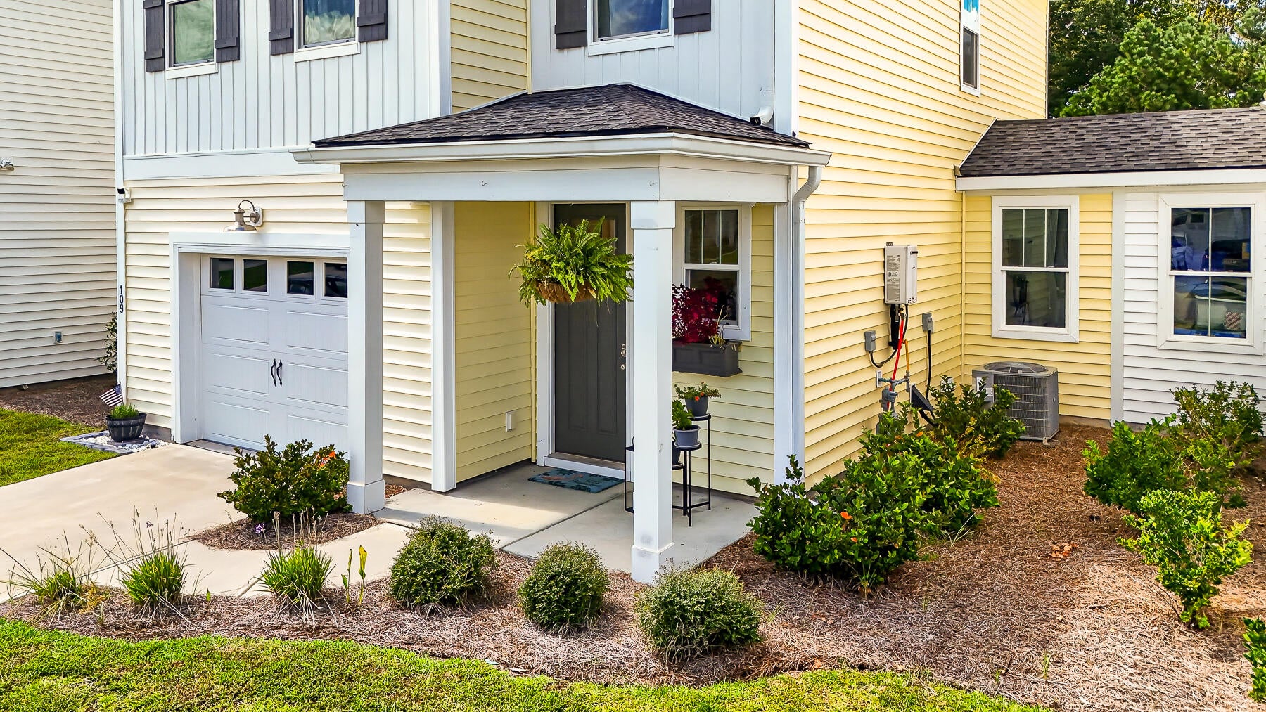 109 Hawthorne Landing Drive