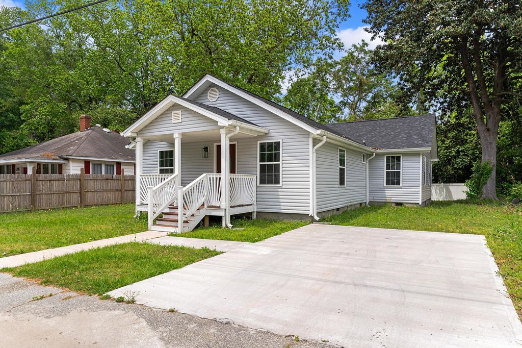 Photo of 565 Louis Street, Orangeburg, SC 29115 (MLS # 26015078)