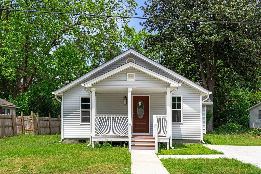 Photo of 565 Louis Street, Orangeburg, SC 29115 (MLS # 26015078)