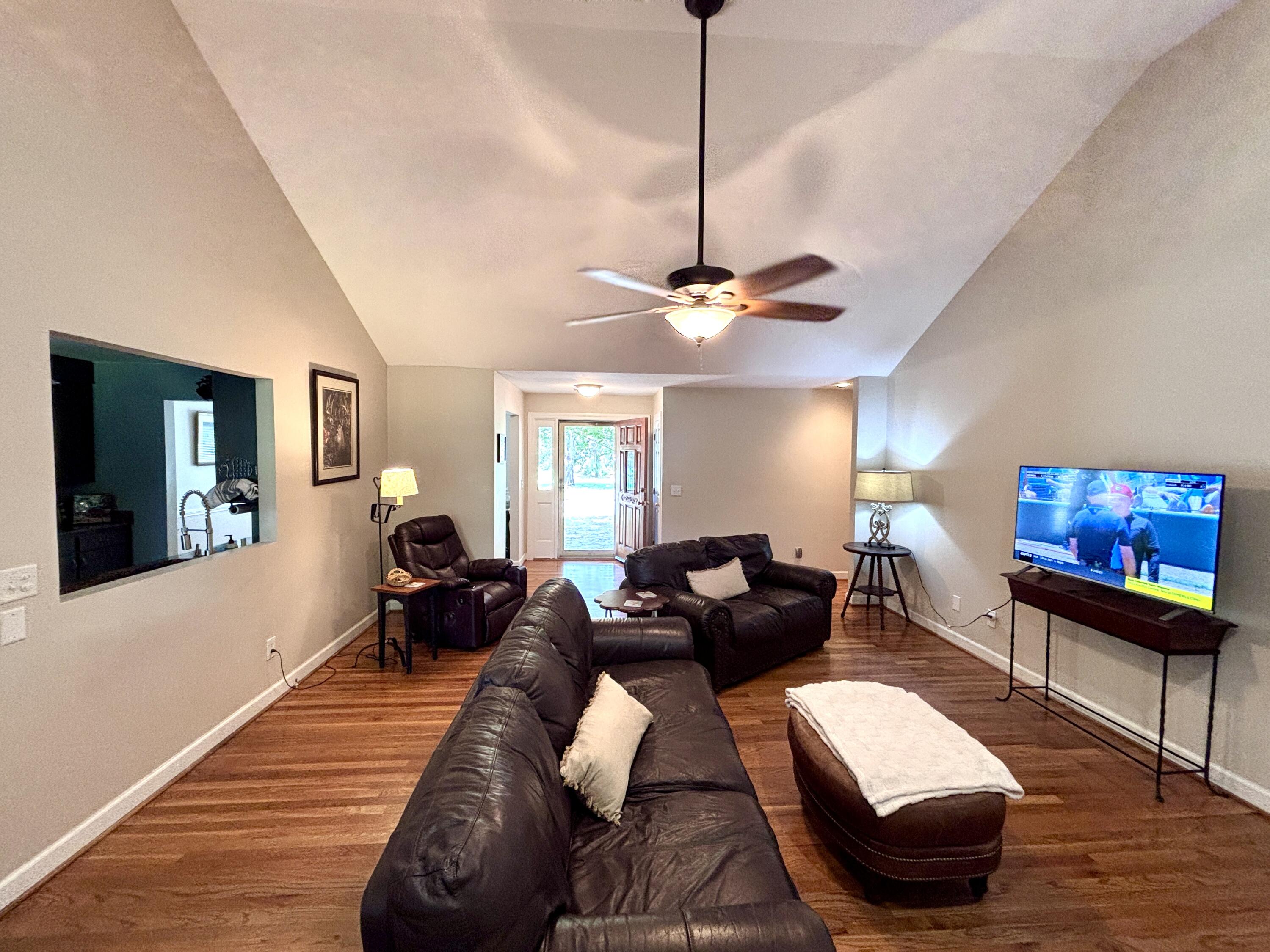 2206 Hunter Creek Drive
