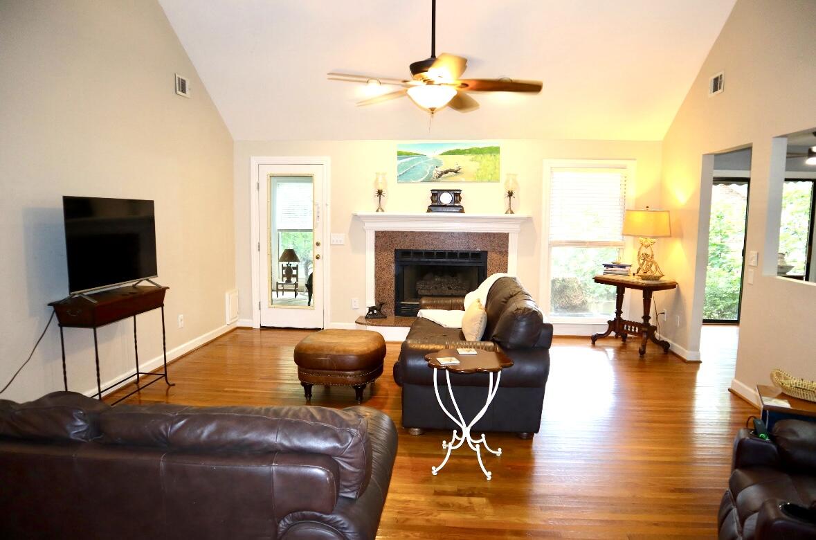 2206 Hunter Creek Drive