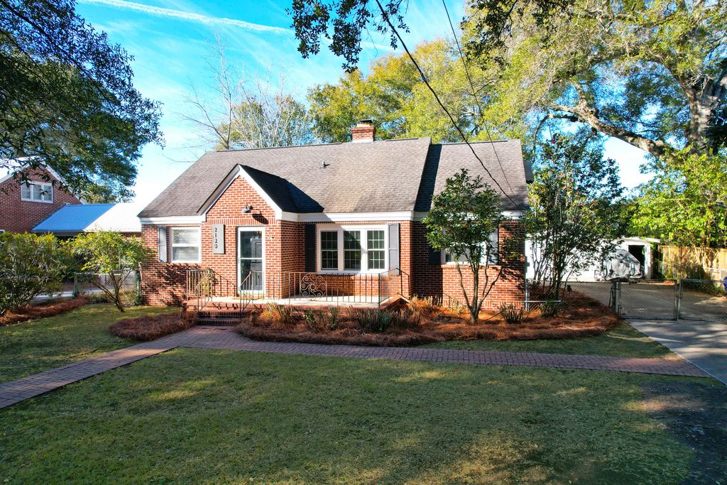 Photo of 2120 Wappoo Drive, Charleston, SC 29412 (MLS # 26005153)