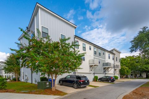 A home in North Charleston