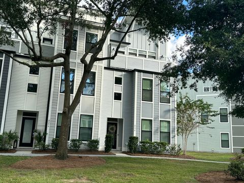 A home in North Charleston