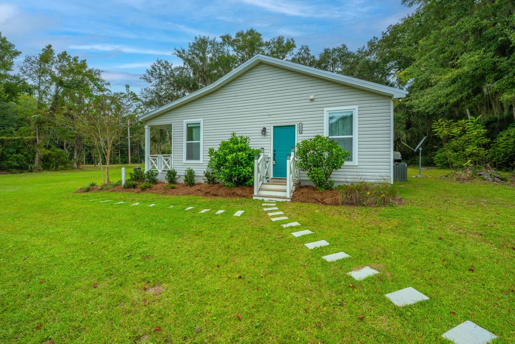 Photo of 1960 Highway 174, Edisto Island, SC 29438 (MLS # 25026553)