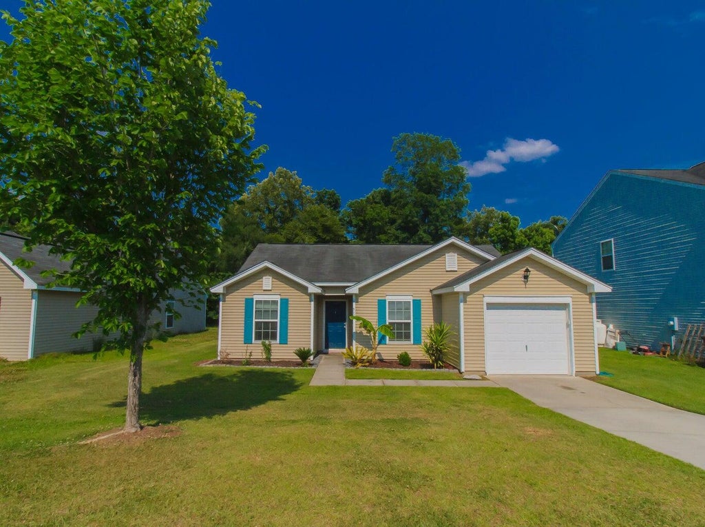 Photo of 515 English Oak Circle, Moncks Corner, SC 29461 (MLS # 26026893)