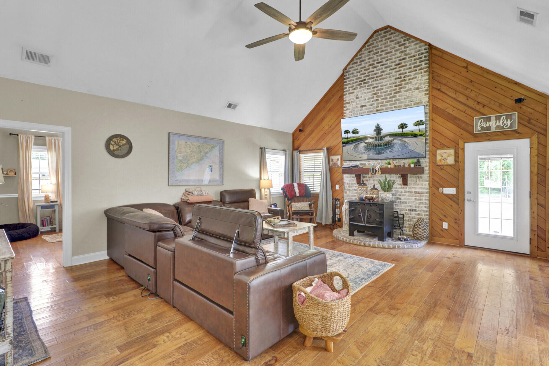 135 Gilleys Court