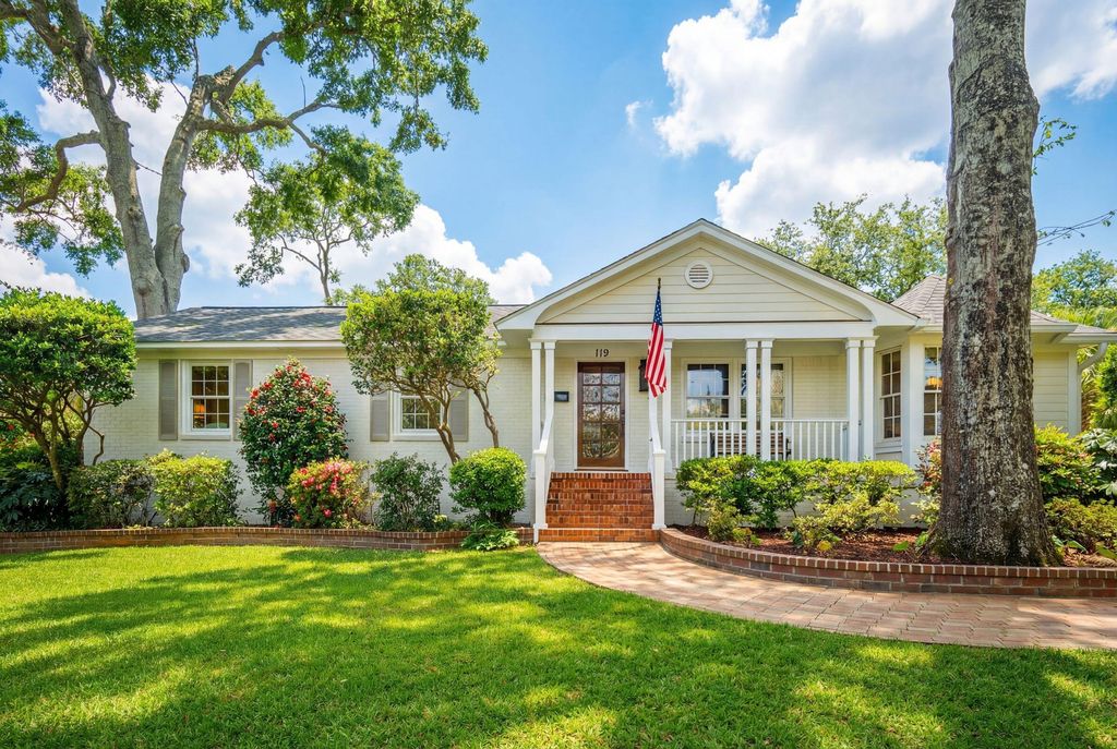 Photo of 119 Freeman Street, Mount Pleasant, SC 29464 (MLS # 26002406)