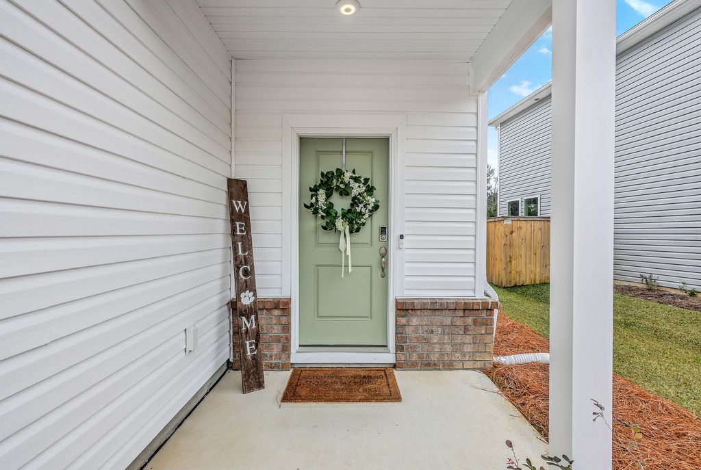 Photo of 185 Wappoo Trace Lane, Summerville, SC 29486 (MLS # 26002647)