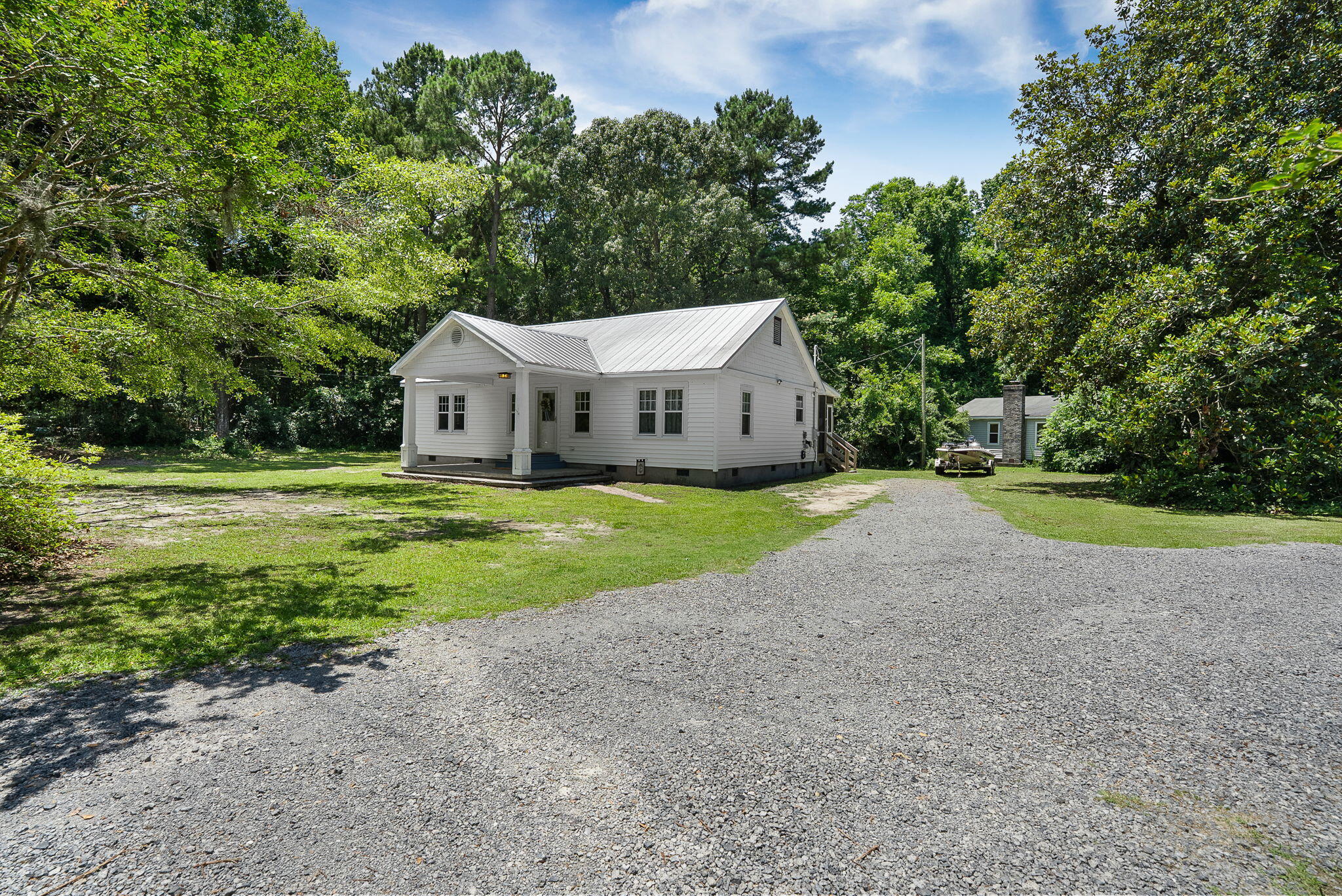 1737 Pinopolis Road