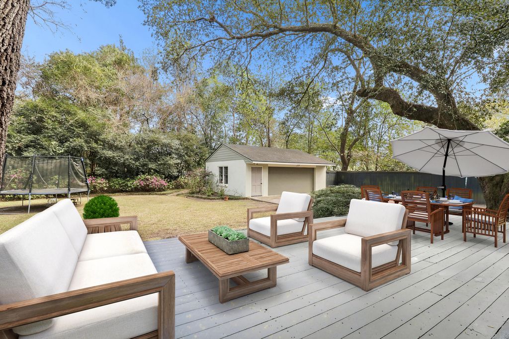 Photo of 32 Jamestown Road, Charleston, SC 29407 (MLS # 26005996)