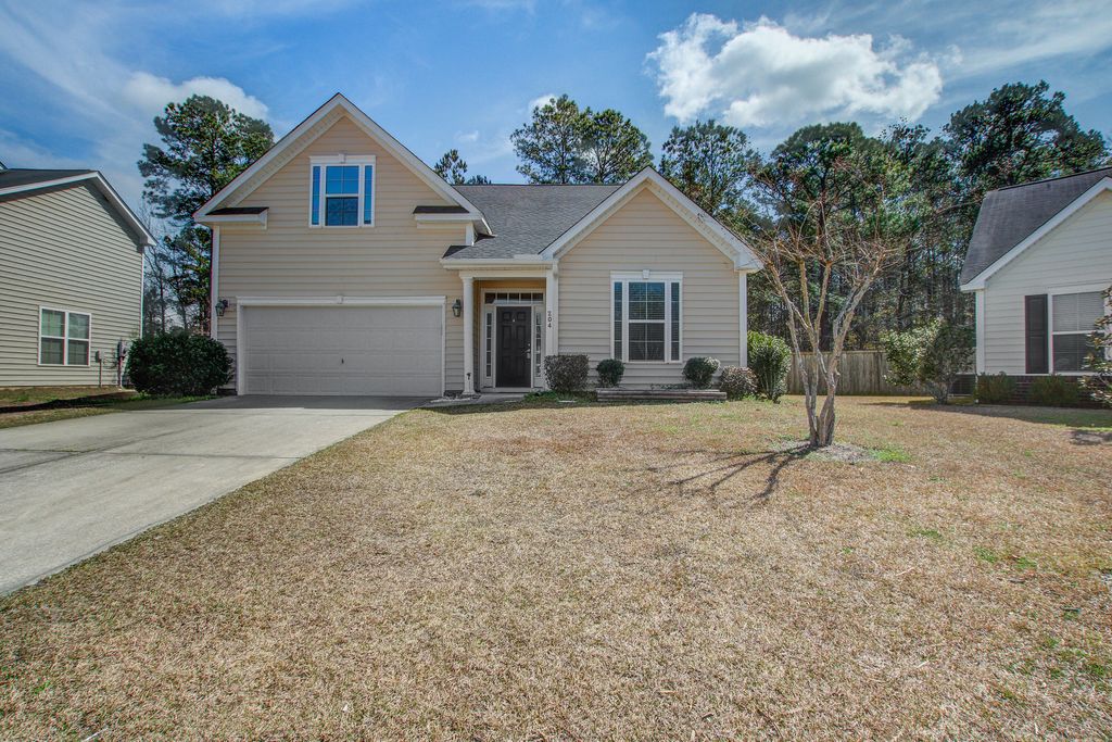 Photo of 204 Palmetto Village Circle, Moncks Corner, SC 29461 (MLS # 26006416)