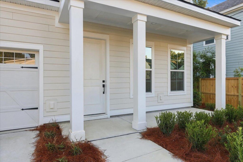 Photo of 736 Kent Street, Mount Pleasant, SC 29464 (MLS # 26028588)