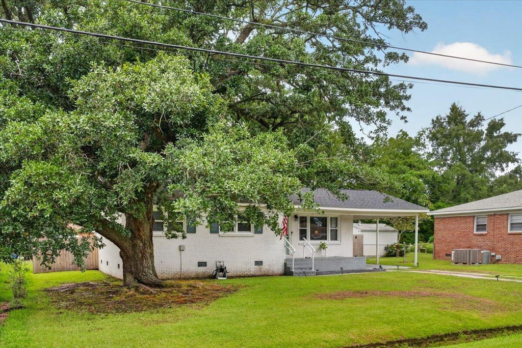 Photo of 435 Jean Wells Drive, Goose Creek, SC 29445 (MLS # 26017499)
