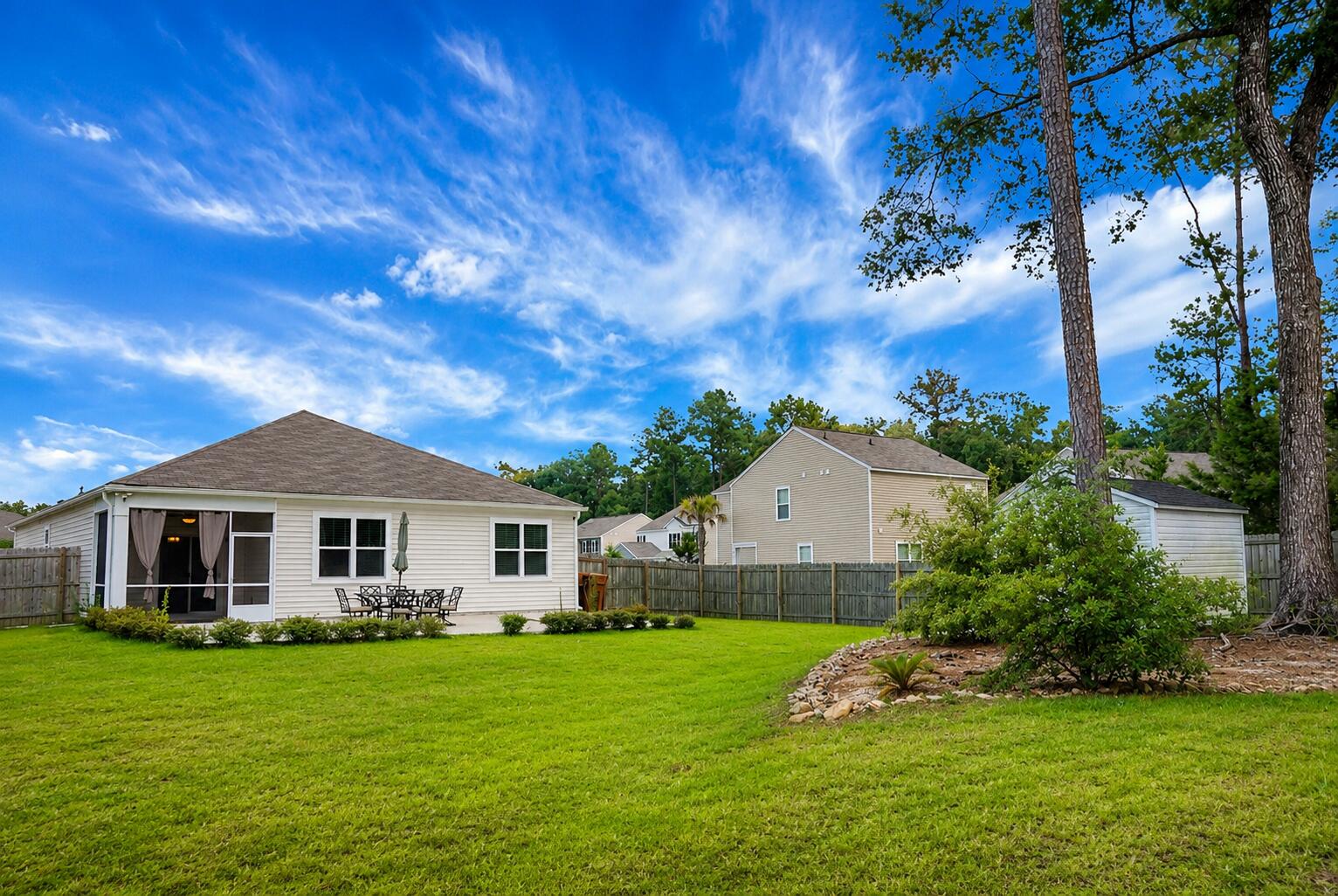 335 Spruce Ivy Street