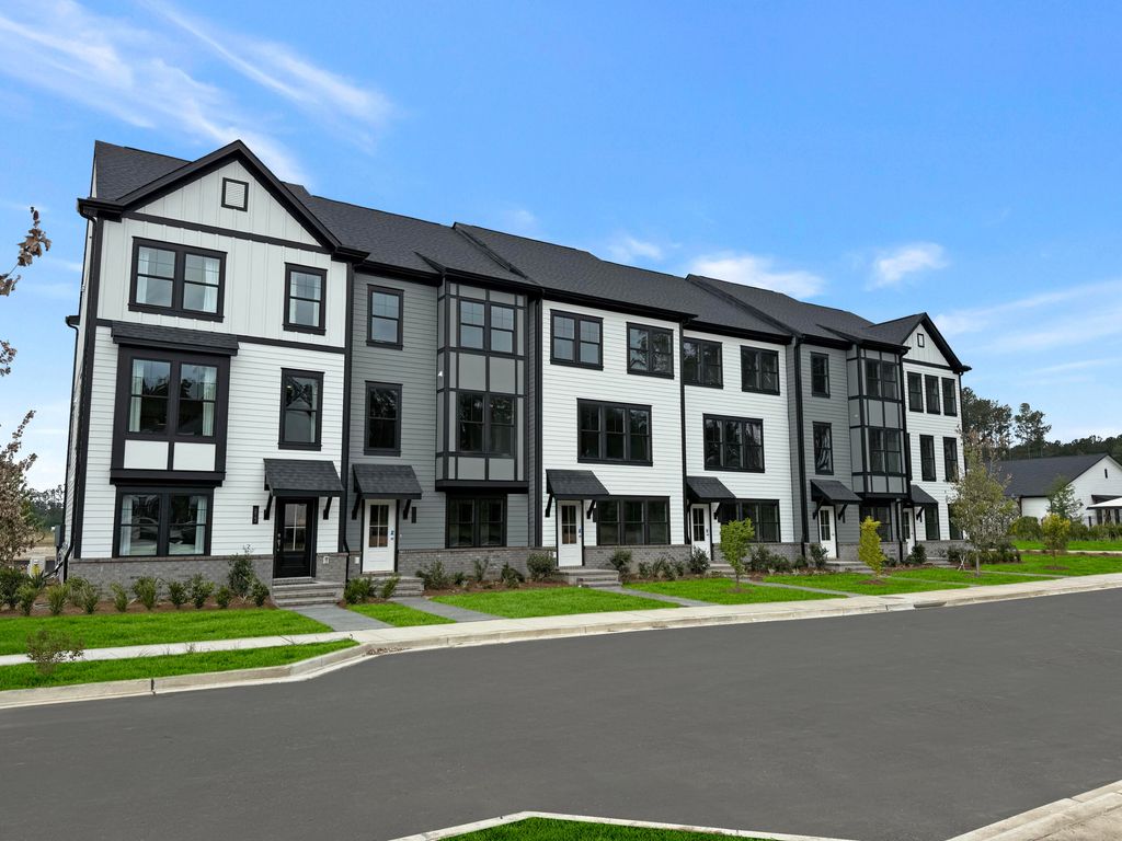 Photo of 604 Scholar Way, Summerville, SC 29486 (MLS # 26011788)