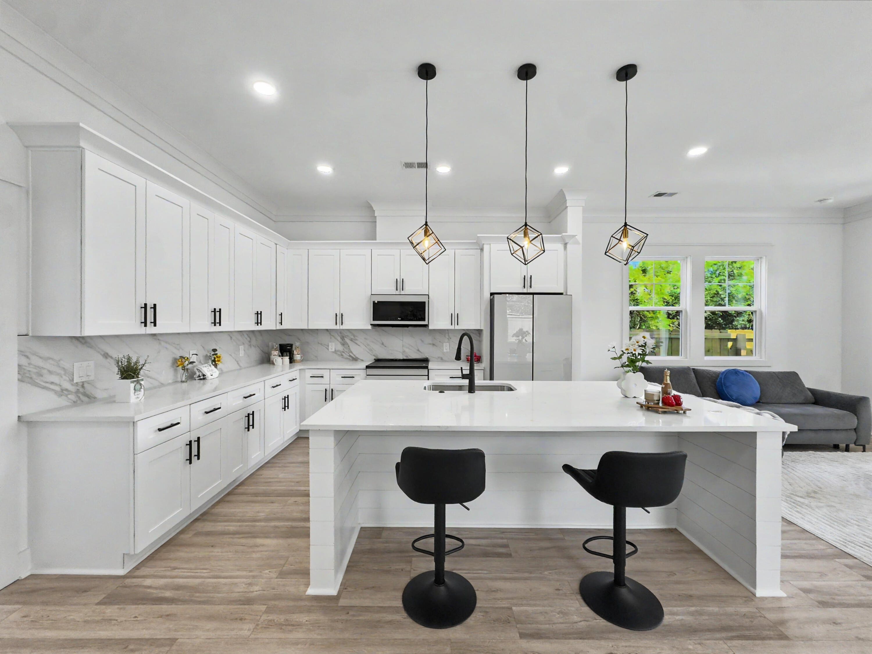 1985 Delaware Avenue