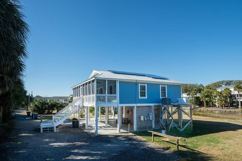 A home in Edisto Island