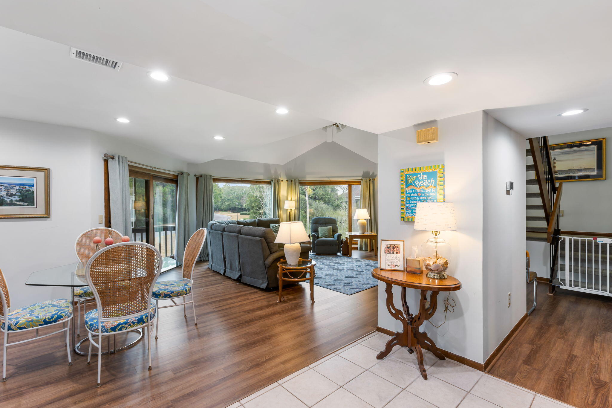 737 Spinnaker Beachhouse