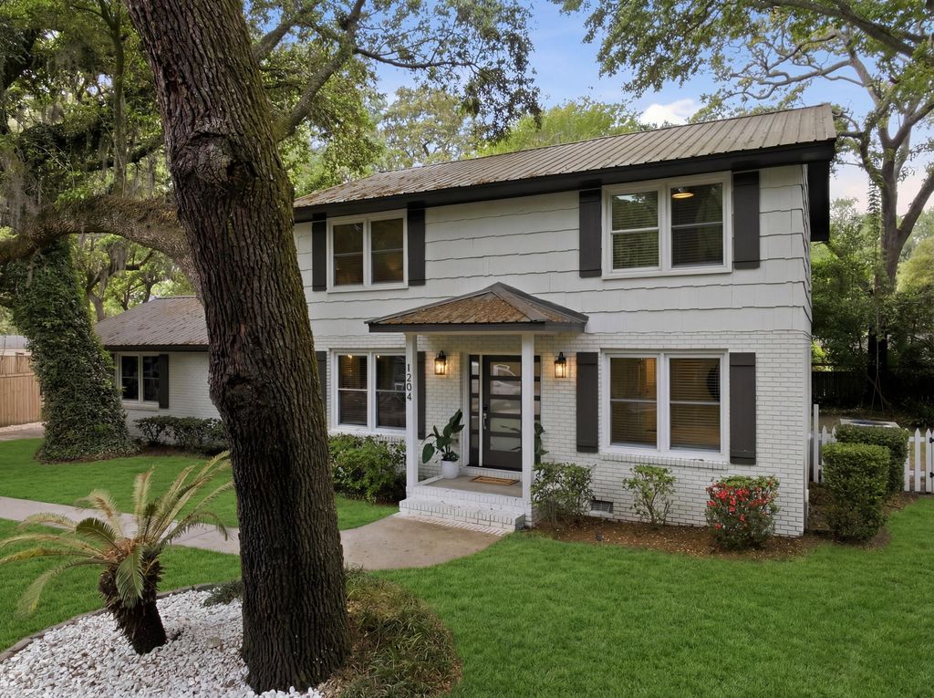 Photo of 1204 Oldwanus Drive, Mount Pleasant, SC 29464 (MLS # 26009901)