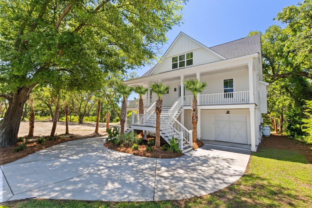Photo of 19 Broadway Street, Mount Pleasant, SC 29464 (MLS # 26015076)
