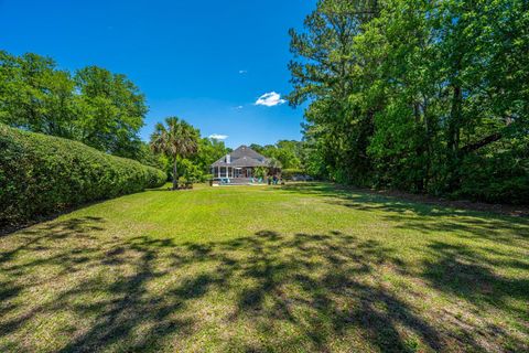 Single Family Residence in Mount Pleasant SC 1425 Omni Boulevard 7.jpg