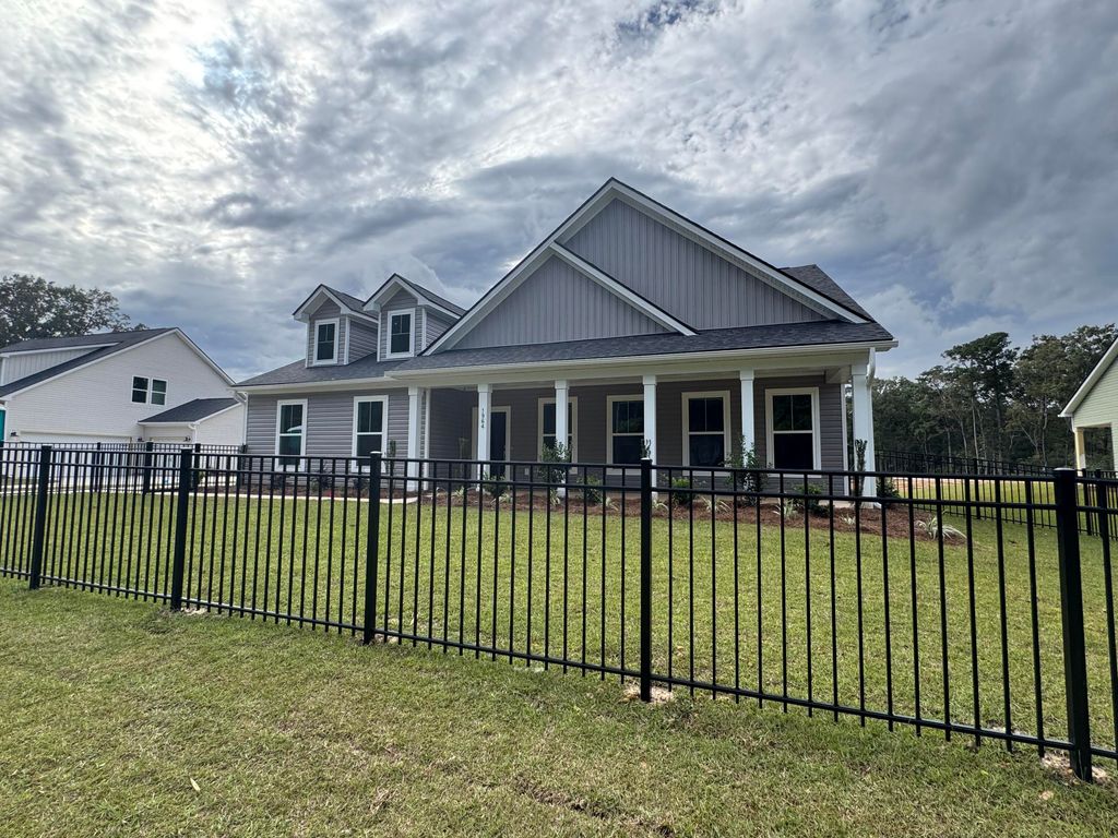 Photo of 1964 Central Avenue, Summerville, SC 29483 (MLS # 25011545)