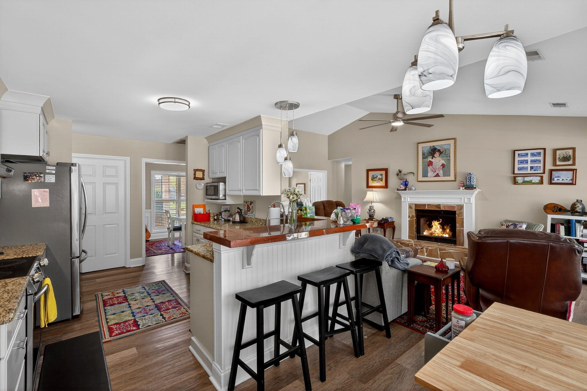 733 Woodland Pointe Place